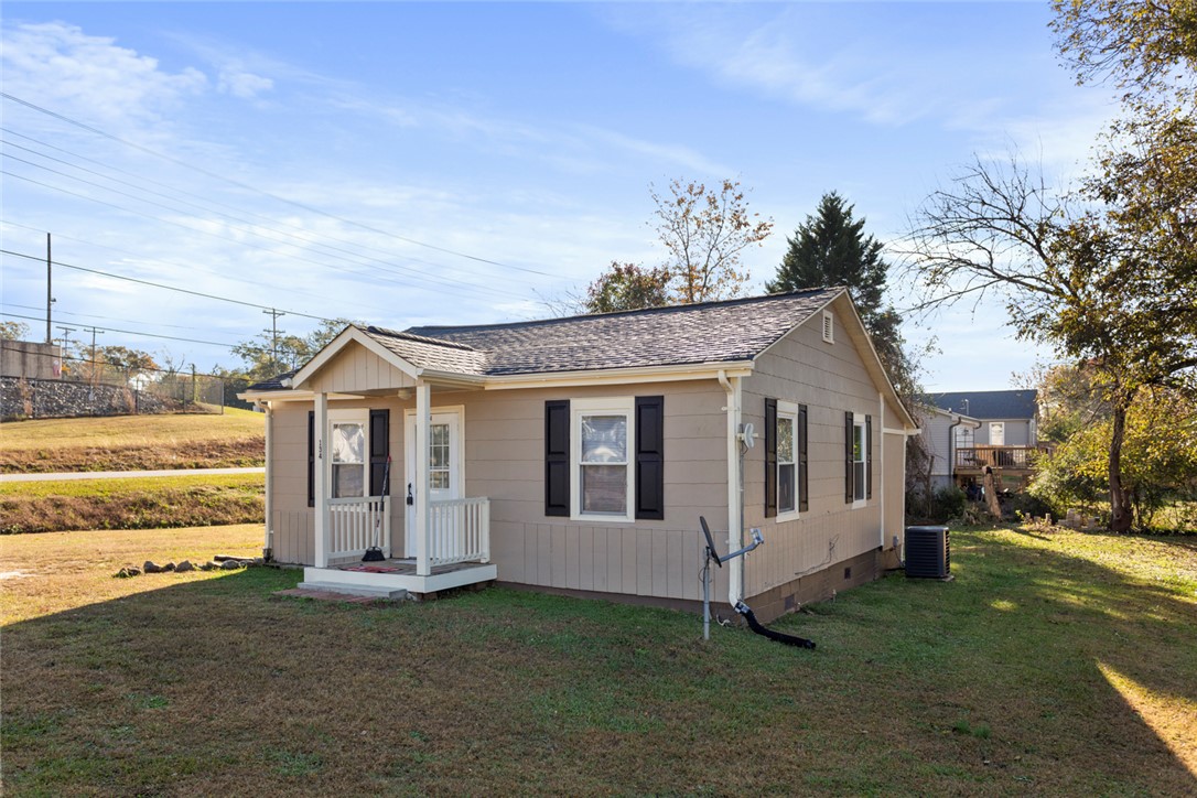 134 Marshall Avenue Seneca, SC 29678 - Photo 2 of 29