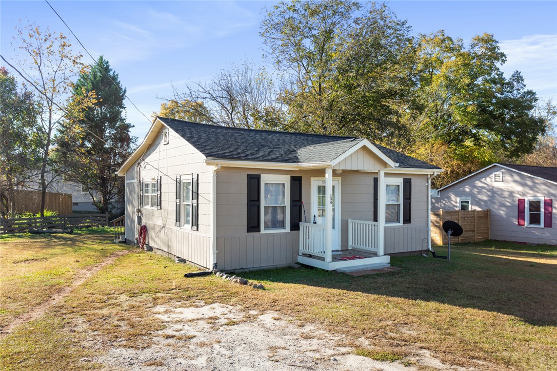 134 Marshall Avenue Seneca, SC 29678 - Photo 3 of 29