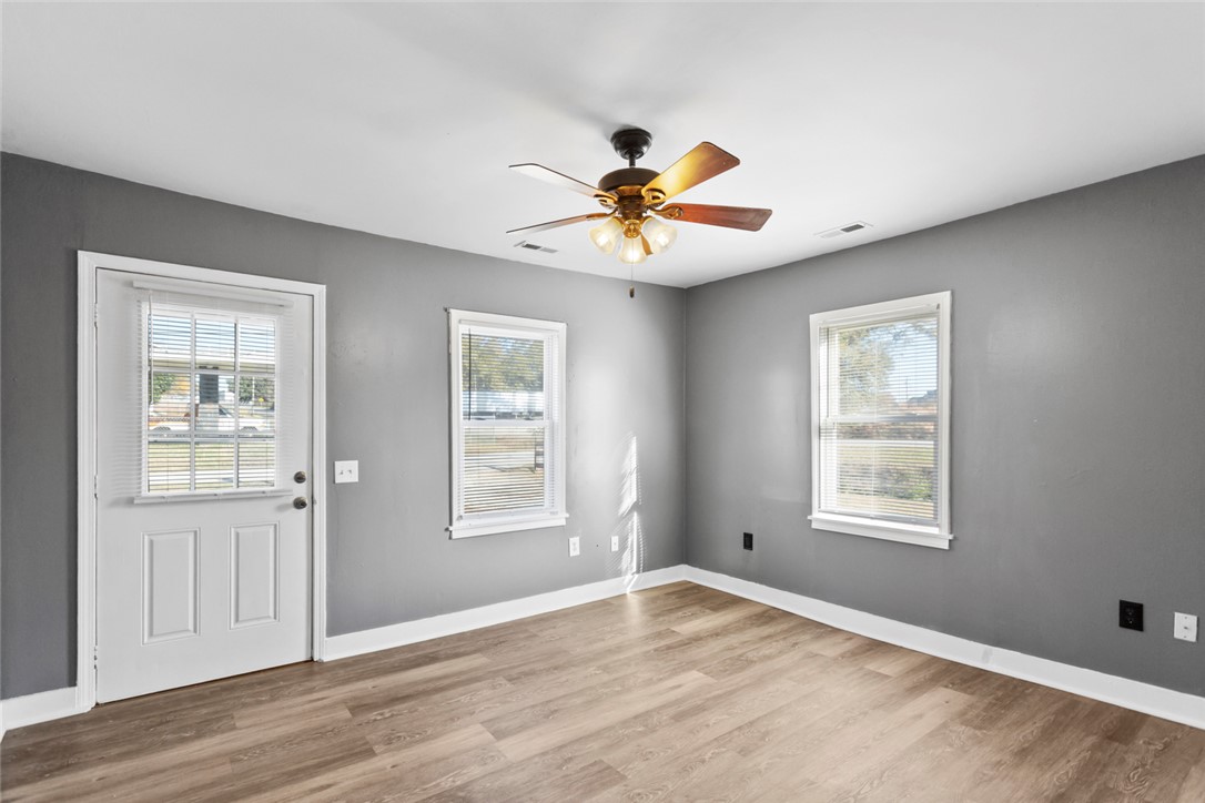 134 Marshall Avenue Seneca, SC 29678 - Photo 5 of 29
