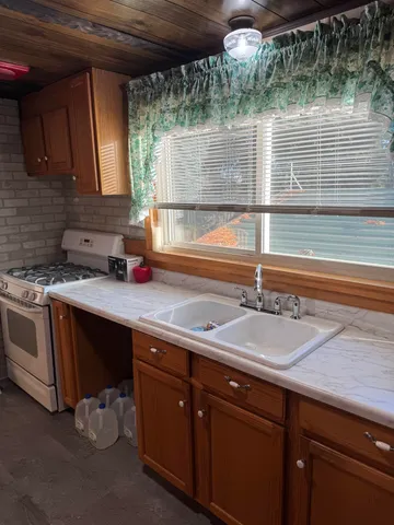 $89,900 | 2 Wagon Drive, Brattleboro, VT 05301