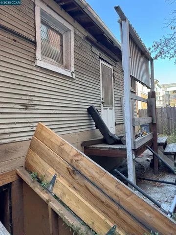 a plant that is in front of a building