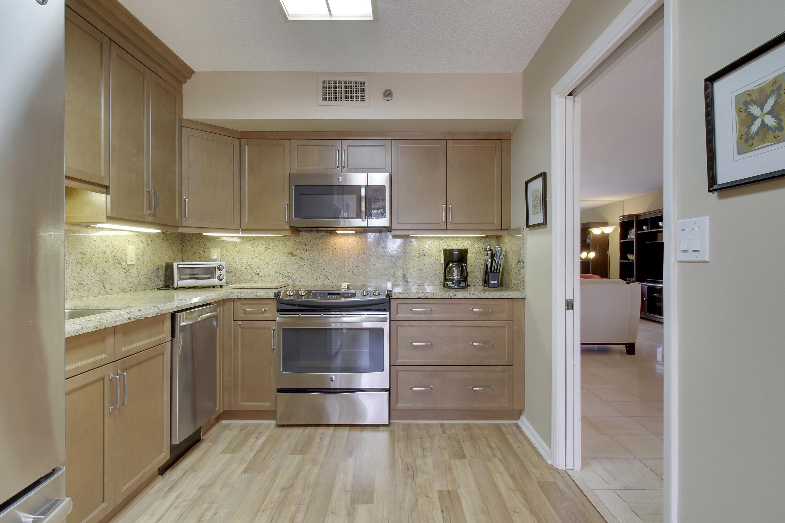 7201 Promenade Drive, Unit 301 Boca Raton, FL 33433 - Photo 13 of 40 Kitchen-3