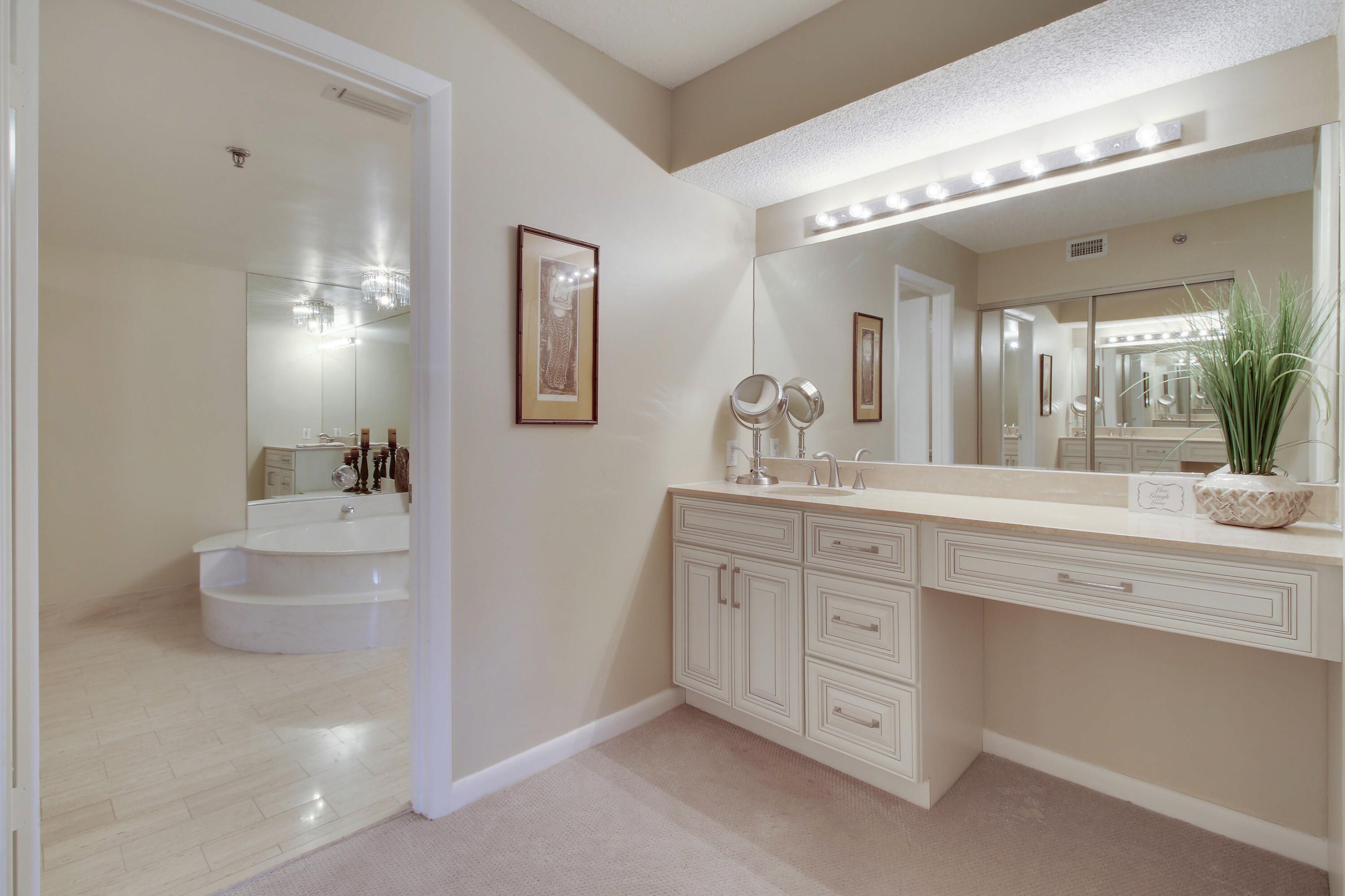 7201 Promenade Drive, Unit 301 Boca Raton, FL 33433 - Photo 20 of 40 Primary Bathroom