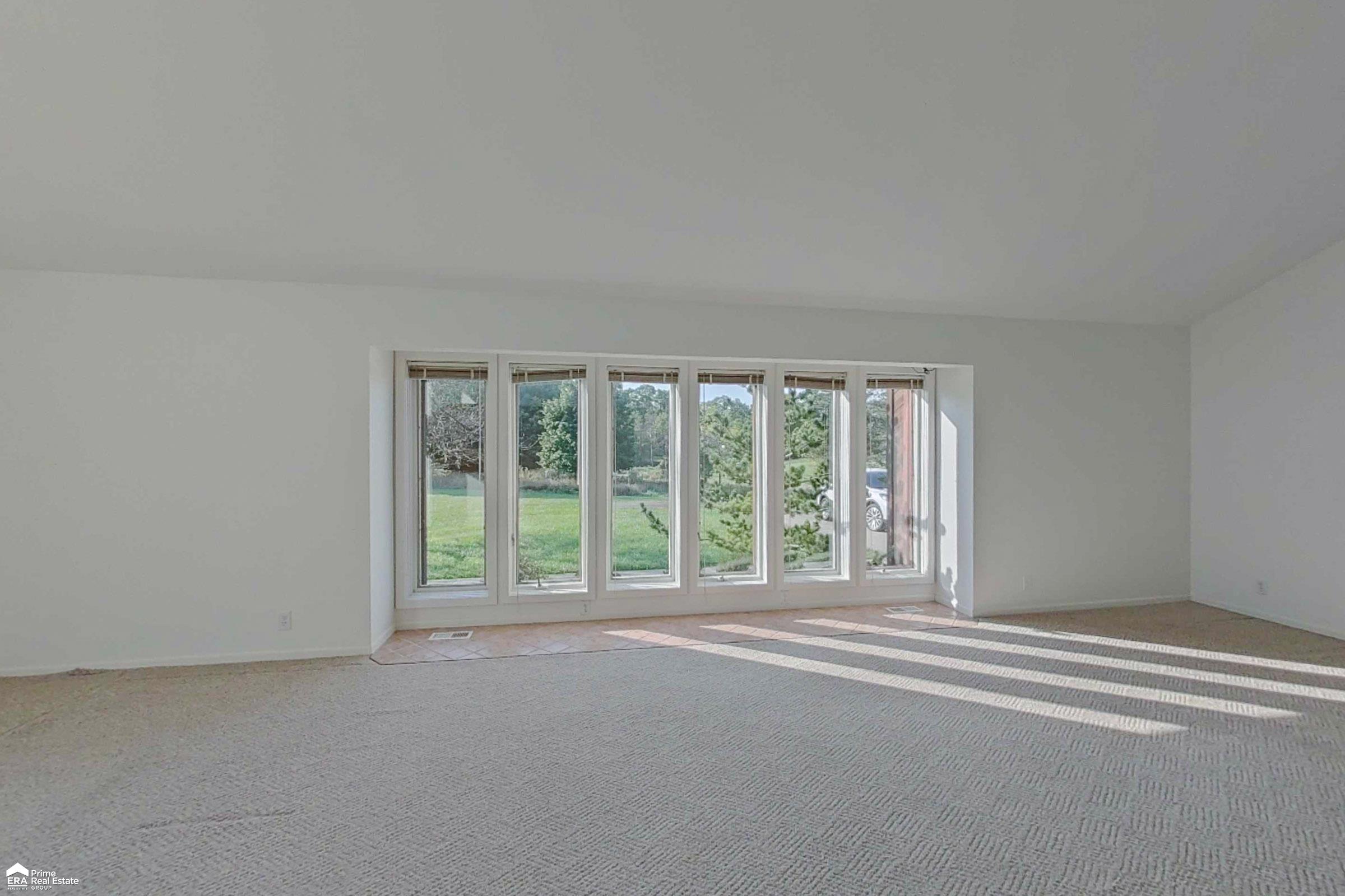 9300 Hartland Road Fenton, MI 48430 - Photo 7 of 50 50157239-ff0fc383-960d-4dac-926f-dfdd75f71fec.JPG