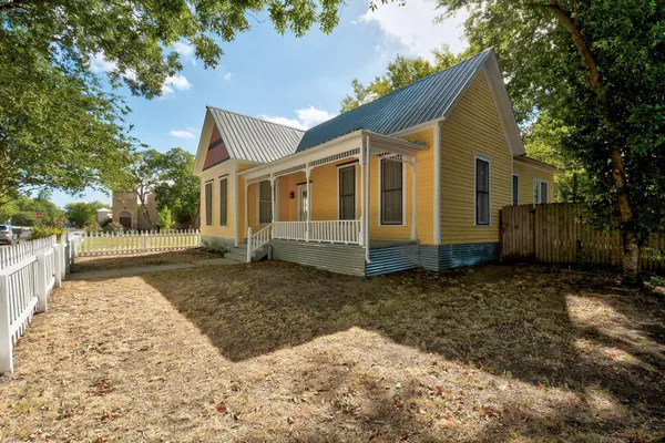 $2,020 | 304 Olive Street, Smithville, TX 78957