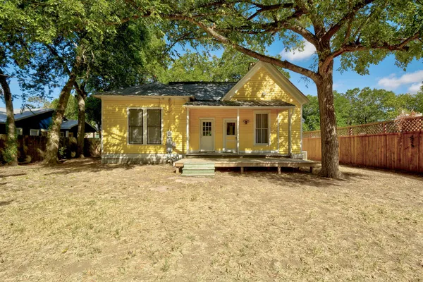 $2,020 | 304 Olive Street, Smithville, TX 78957