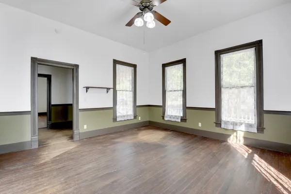 $2,020 | 304 Olive Street, Smithville, TX 78957