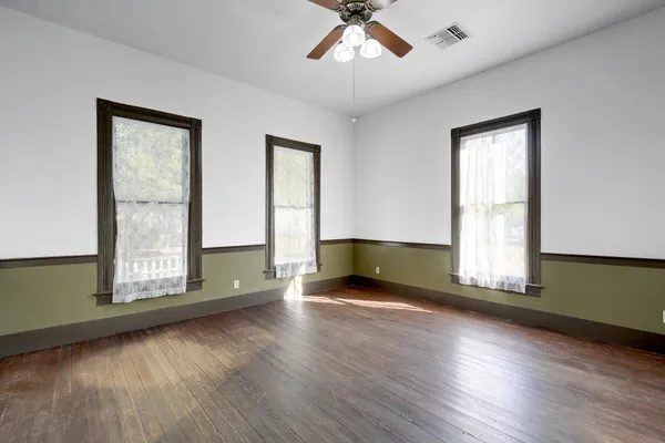 $2,020 | 304 Olive Street, Smithville, TX 78957