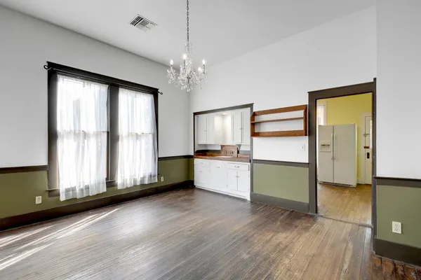 $2,020 | 304 Olive Street, Smithville, TX 78957