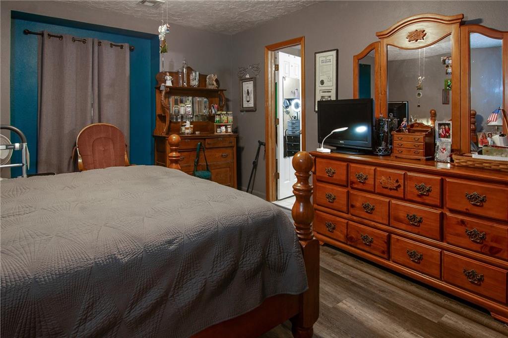 3315 Southeast Lostine Road Columbus, KS 66725 - Photo 14 of 37