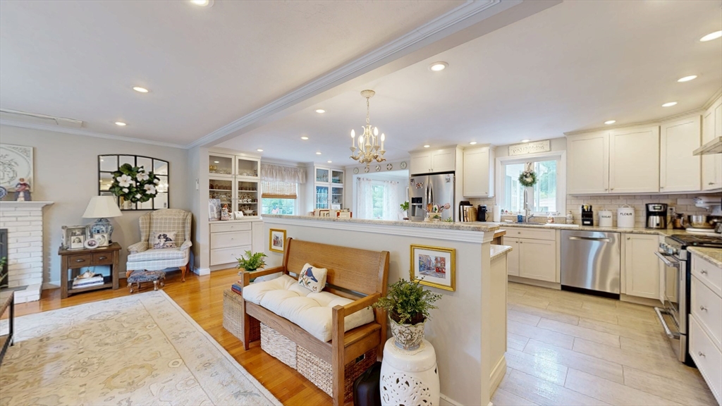 3 Fencourt Road Canton, MA 02021 - Photo 6 of 40