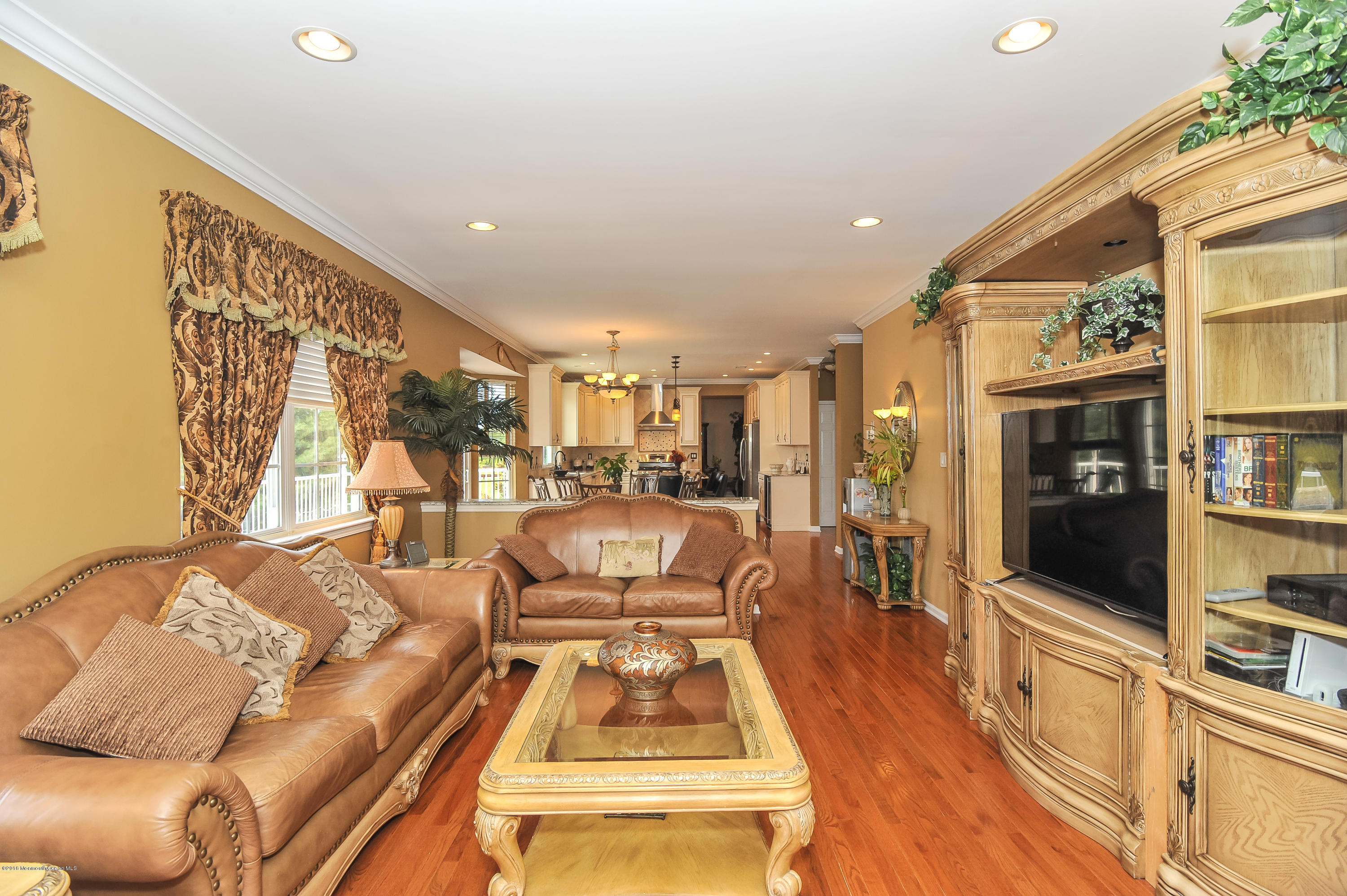 124 Rutgers Way Freehold, NJ 07728 - Photo 11 of 55 Family Room