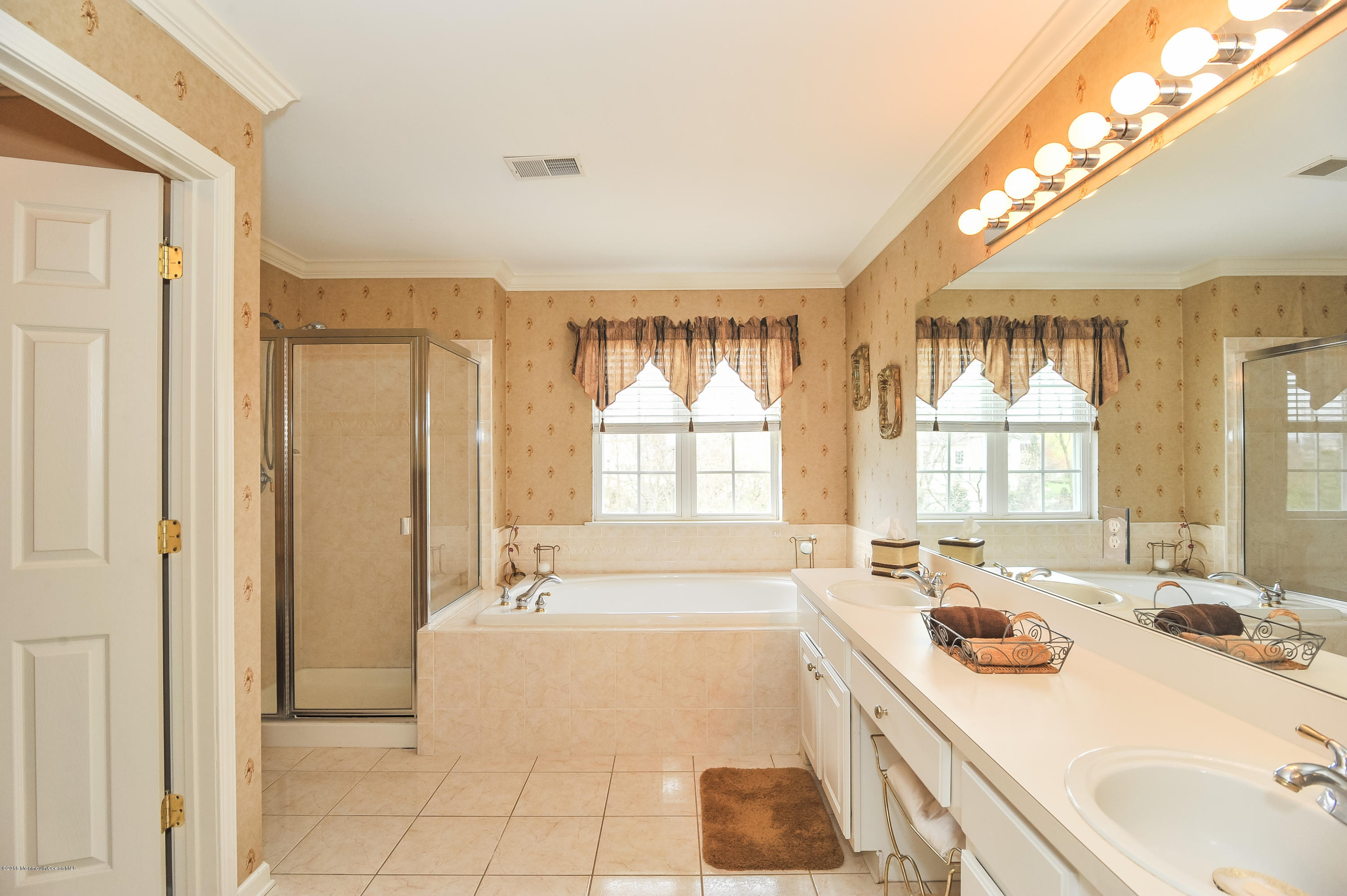124 Rutgers Way Freehold, NJ 07728 - Photo 32 of 55 Master Bath