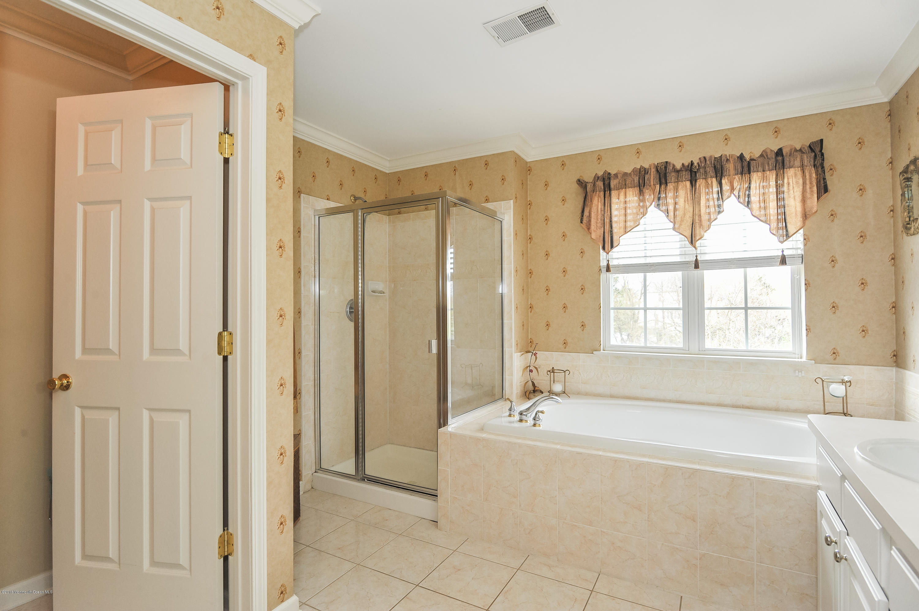 124 Rutgers Way Freehold, NJ 07728 - Photo 33 of 55 Master Bath