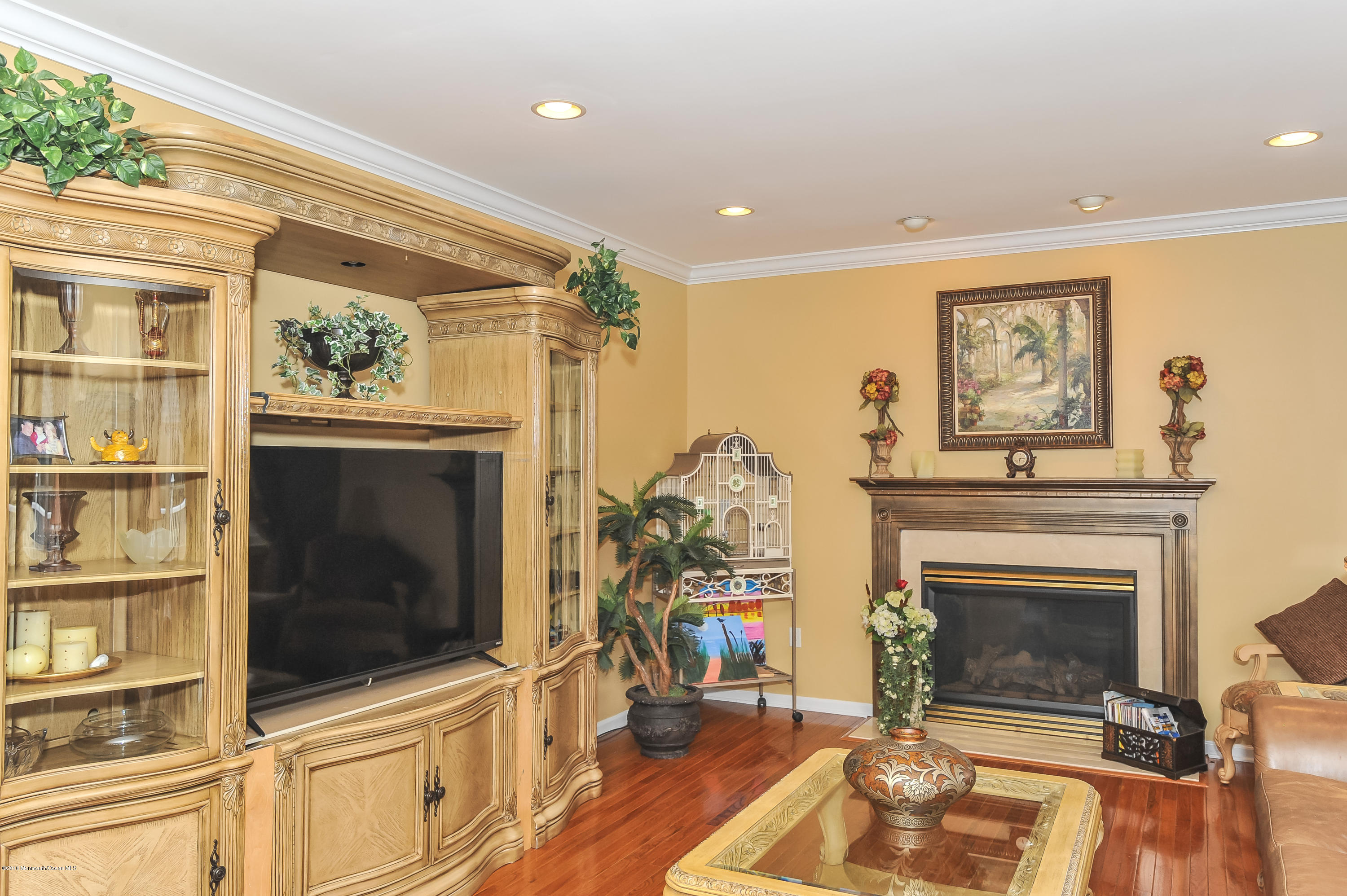 124 Rutgers Way Freehold, NJ 07728 - Photo 9 of 55 Family Room
