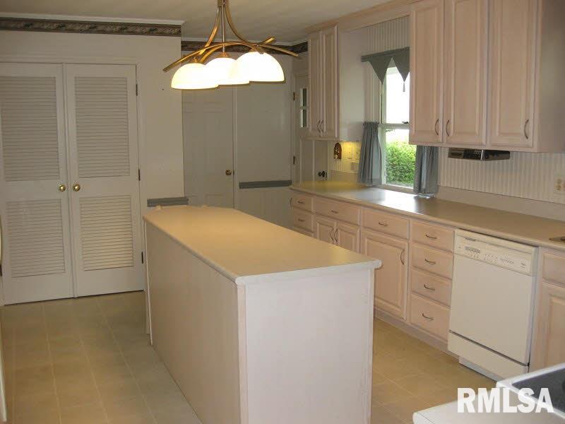 154 South New Thompson Lake Road Carbondale, IL 62901 - Photo 9 of 20 Gallery Image 9