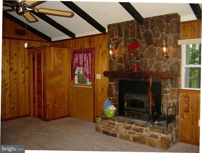 322 Venus Branch Road Front Royal, VA 22630 - Photo 6 of 28 Family Room