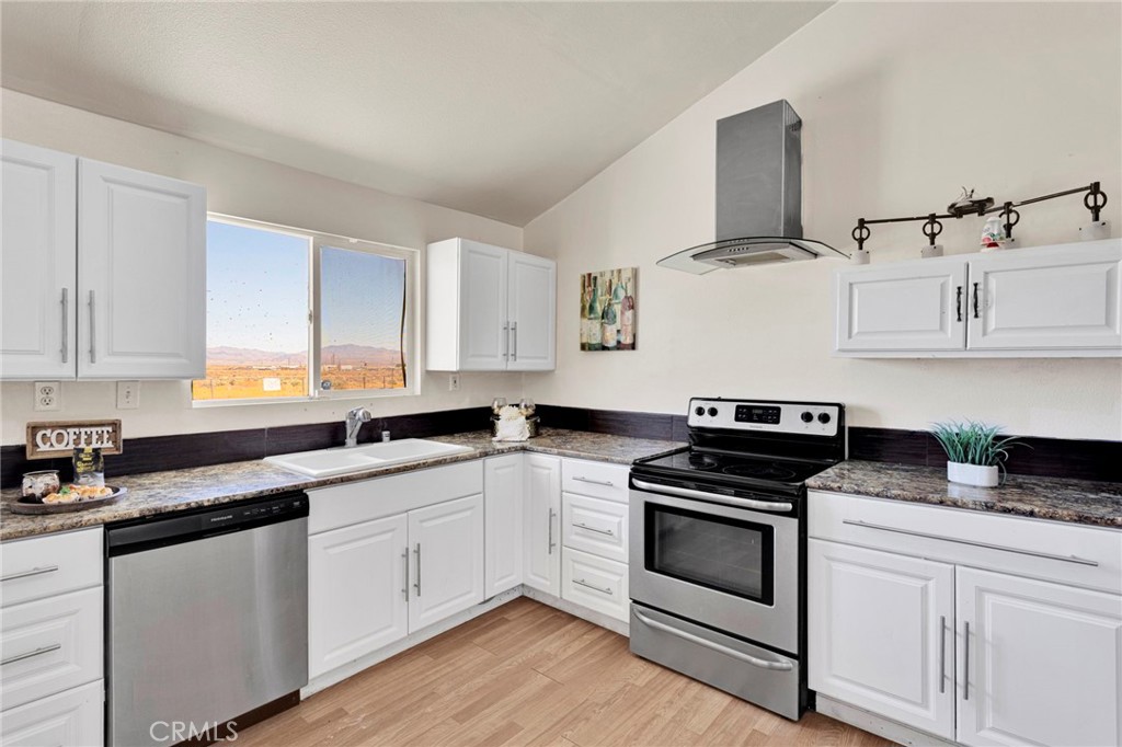 32480 Wren Road Lucerne Valley, CA 92356 - Photo 14 of 55