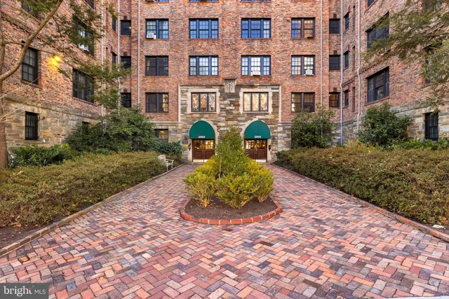 $359,000 | 3900 Connecticut Avenue Northwest, Unit 202G, Washington, DC 20008