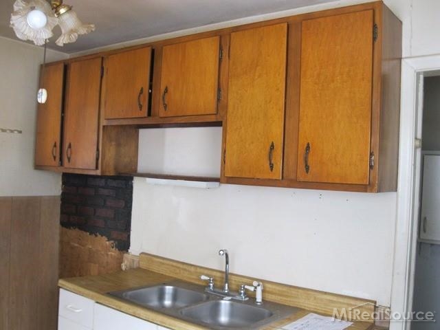 21432 Waltham Road Warren, MI 48089 - Photo 7 of 19