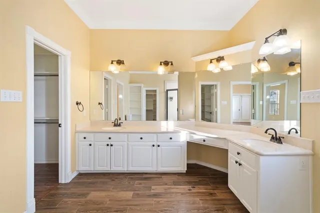 $999,777 | 316 Hcr 3123 Street West, Hillsboro, TX 76645