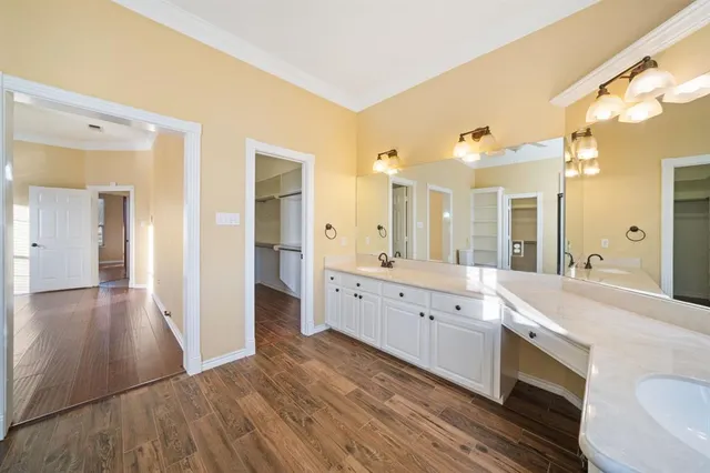 $999,777 | 316 Hcr 3123 Street West, Hillsboro, TX 76645