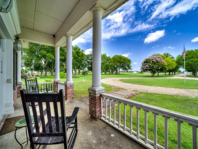 $999,777 | 316 Hcr 3123 Street West, Hillsboro, TX 76645