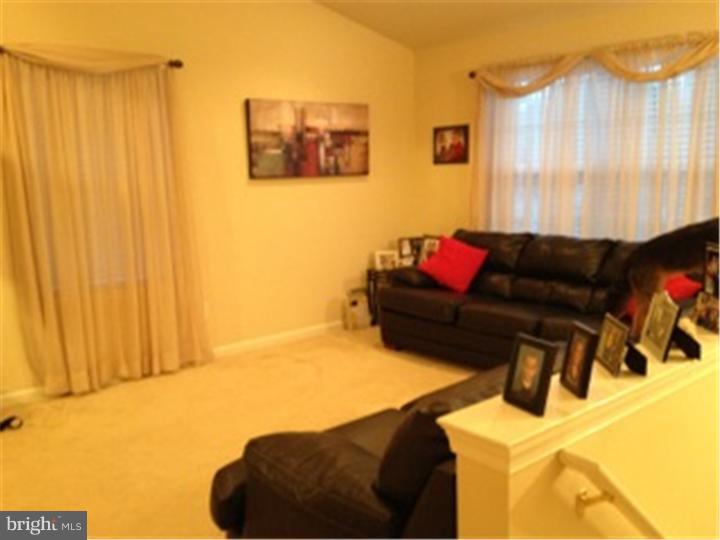 741 Ridge Drive Mantua, NJ 08051 - Photo 8 of 25 Living Room