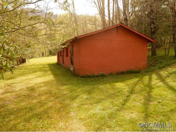 32 Woods Road Waynesville, NC 28785 - Photo 3 of 24