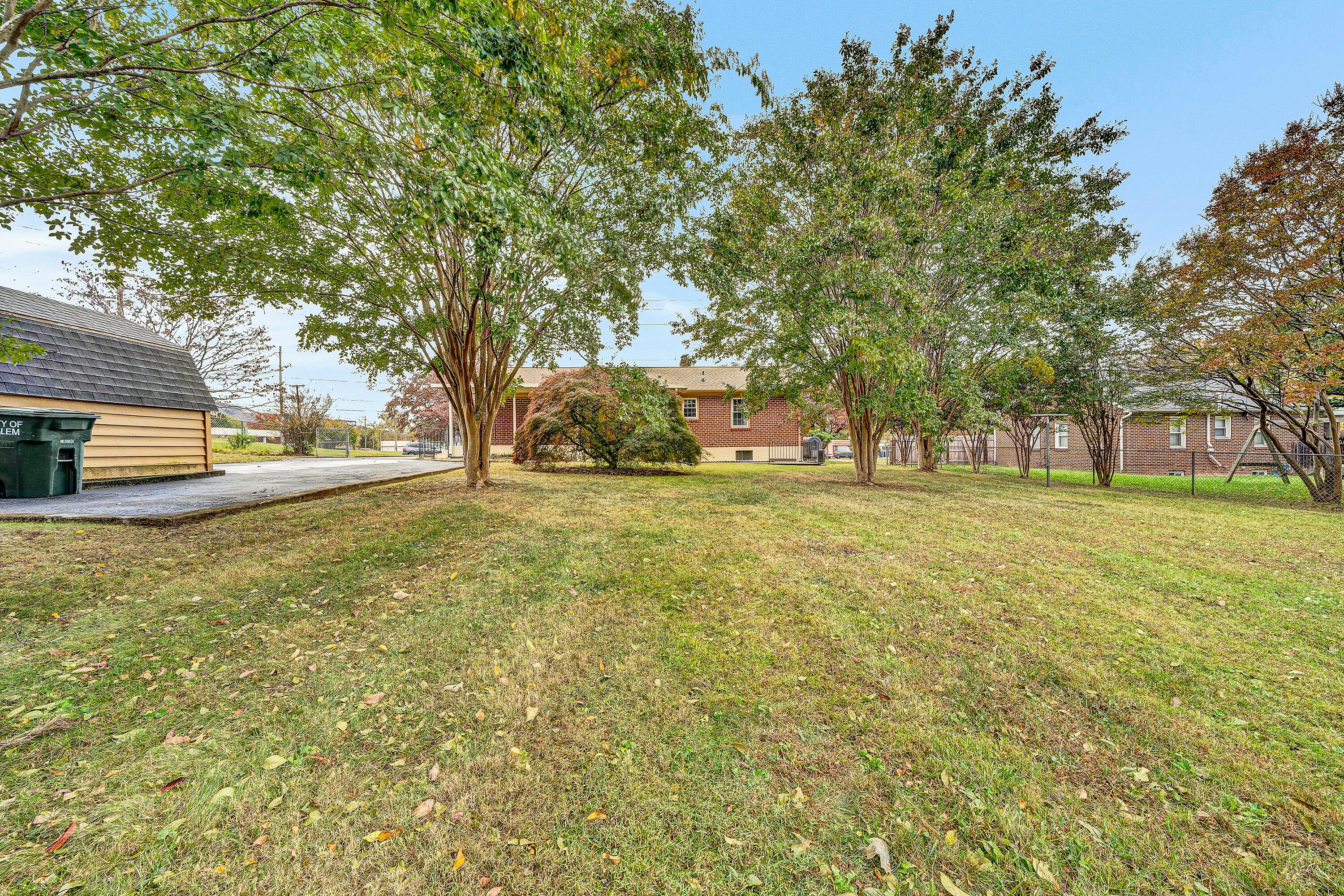 1138 Highland Road Salem, VA 24153 - Photo 30 of 32 Rear of Home