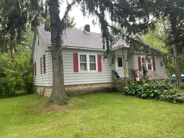 $350,000 | 7078 Highway 12, Three Oaks, MI 49128