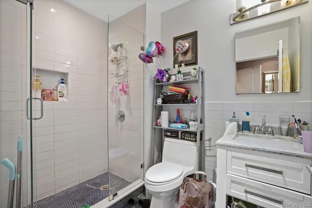 $1,199,000 | 70-49 66th Place | Glendale