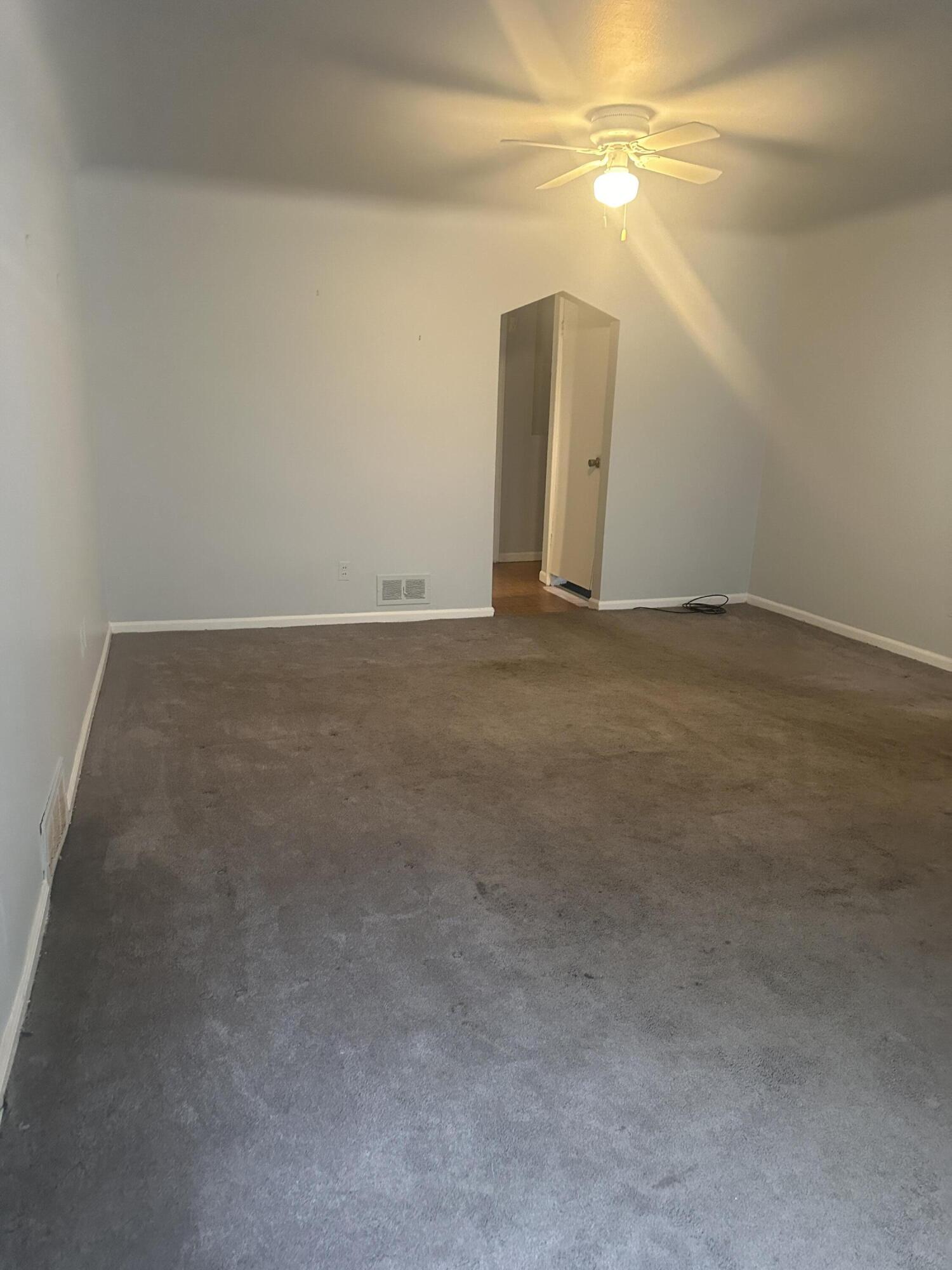 8498 Trinity Street Detroit, MI 48228 - Photo 4 of 13 IMG_3493