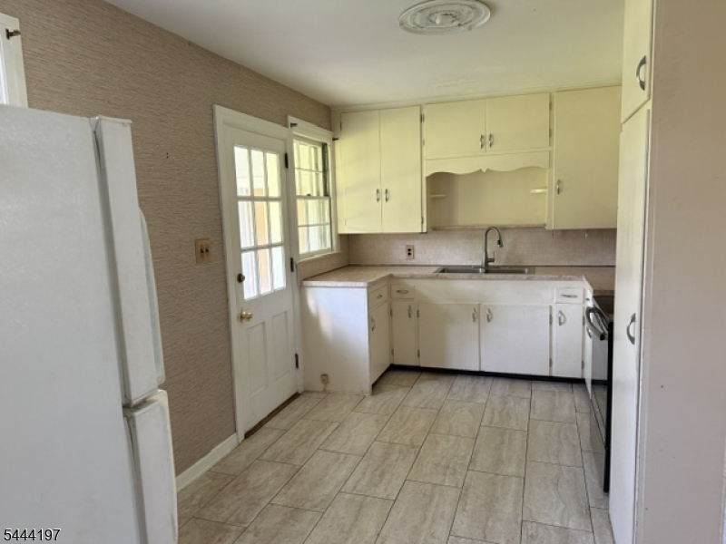 4 Gordon Road Wharton, NJ 07885 - Photo 2 of 16