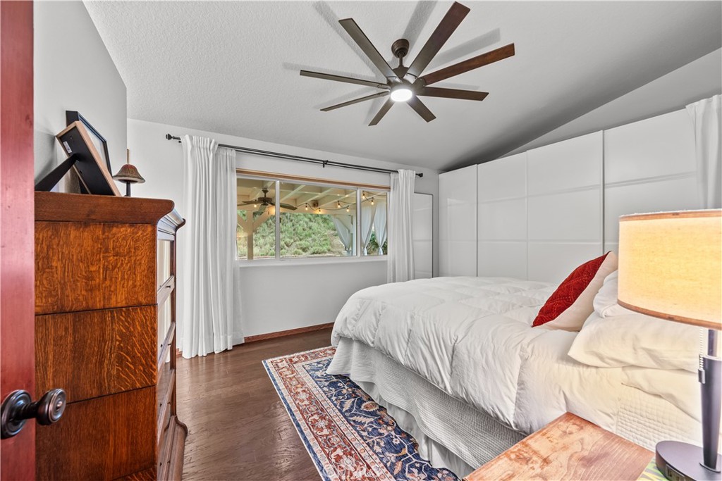 22429 Paragon Drive Saugus, CA 91350 - Photo 13 of 28