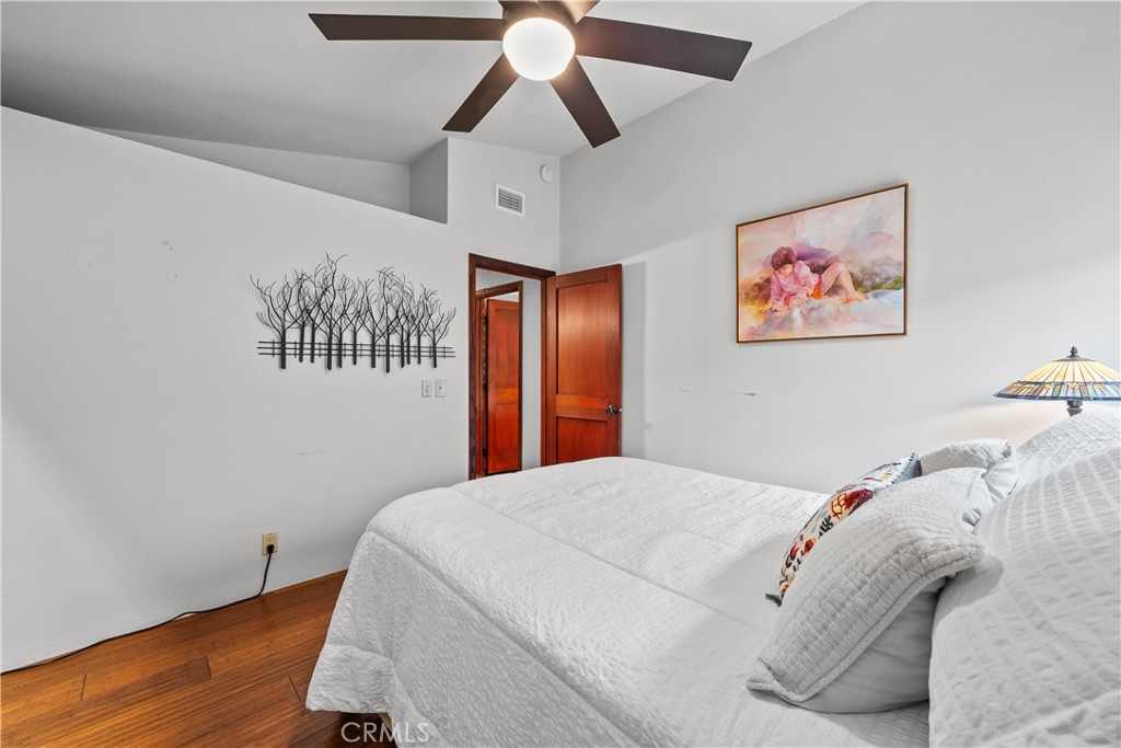 22429 Paragon Drive Saugus, CA 91350 - Photo 18 of 28