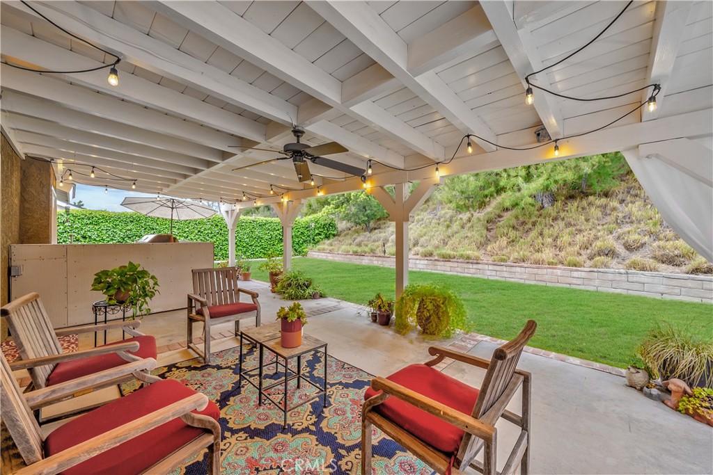 22429 Paragon Drive Saugus, CA 91350 - Photo 23 of 28 grass has been digitally enhanced