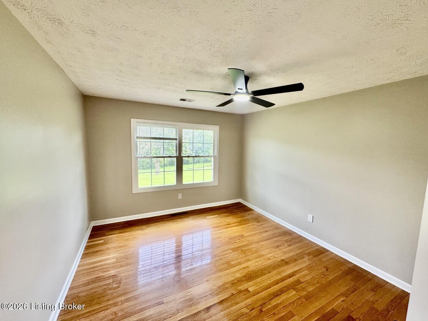 9867 Pottsville Road Springfield, KY 40069 - Photo 18 of 36 018_Bedroom