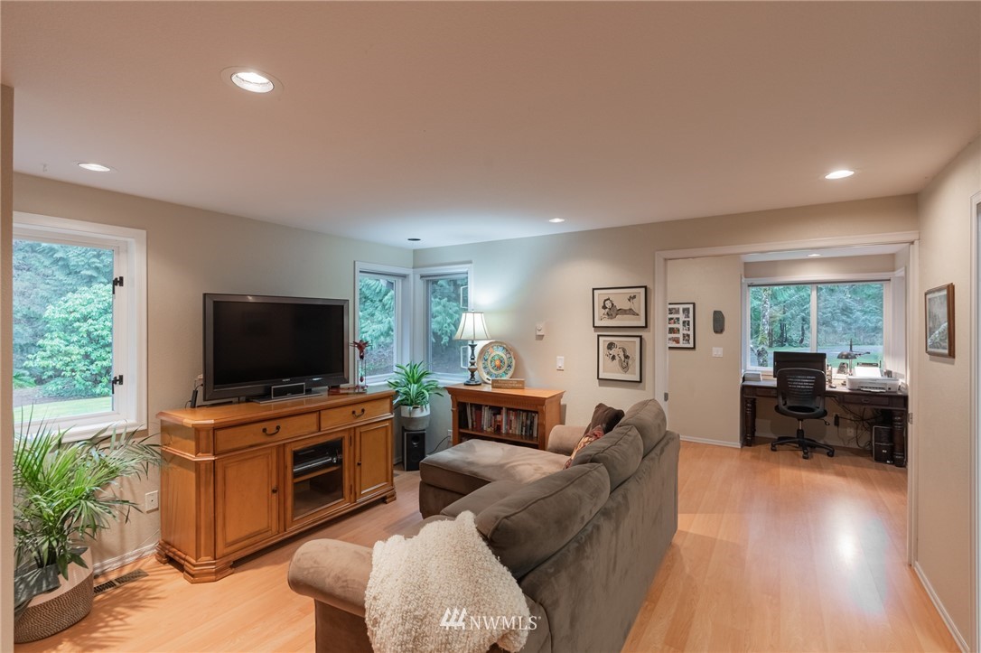5524 Knight Road Bellingham, WA 98226 - Photo 25 of 34 a living room with furniture and a flat screen tv