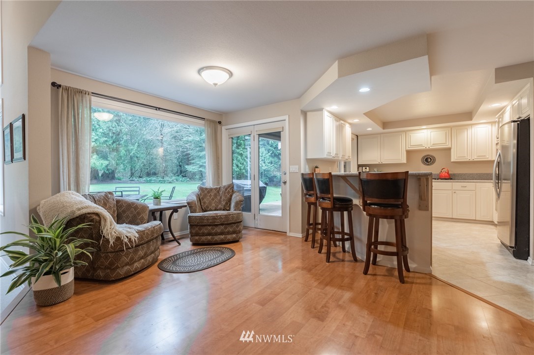 5524 Knight Road Bellingham, WA 98226 - Photo 6 of 34 a living room with furniture and a large window