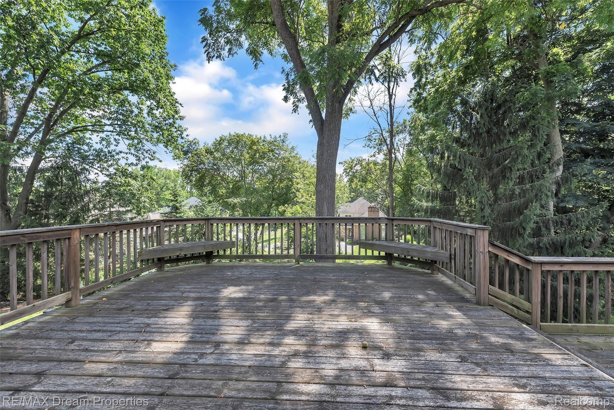 1081 Valley Stream Drive Rochester, MI 48309 - Photo 32 of 33 1081-Valley-Stream-Drive-Rochester-Hills-windowstill-39.jpg