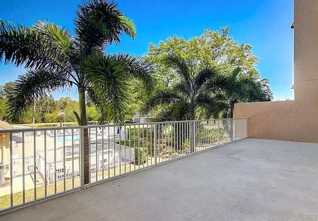 $2,500 | 960 Starkey Road, Unit 5102, Largo, FL 33771