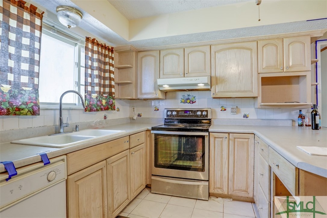 936 Mill Court Savannah, GA 31419 - Photo 12 of 38
