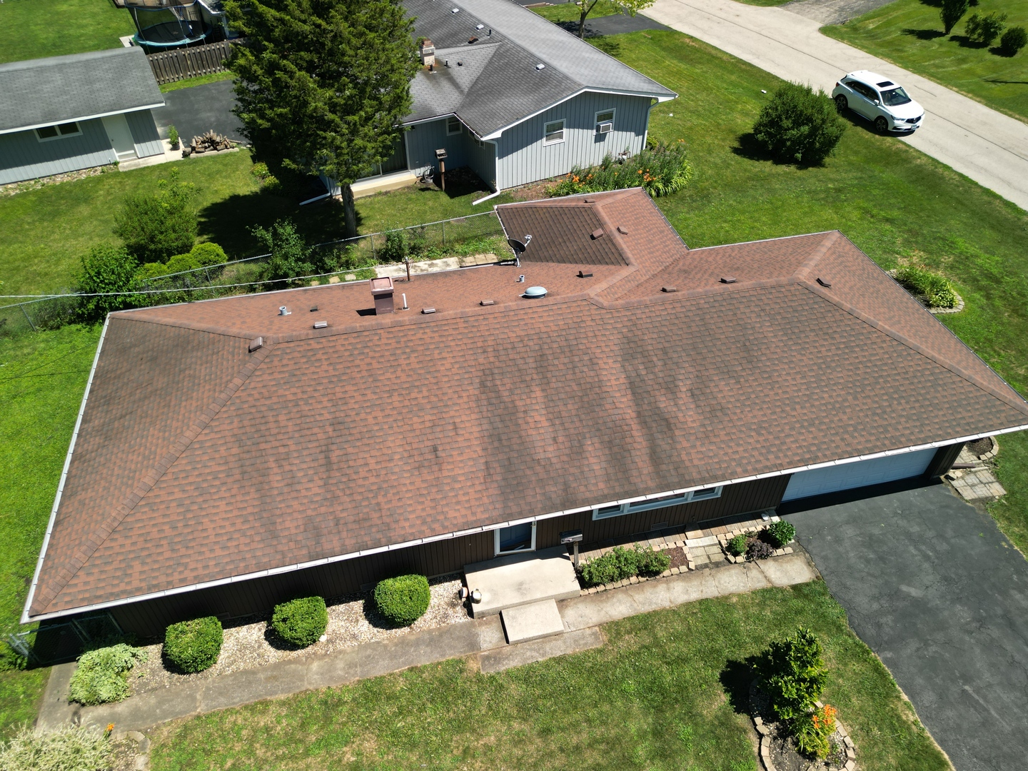 2 Northcrest Road Lake Zurich, IL 60047 - Photo 21 of 30 an aerial view of a house with a yard and table