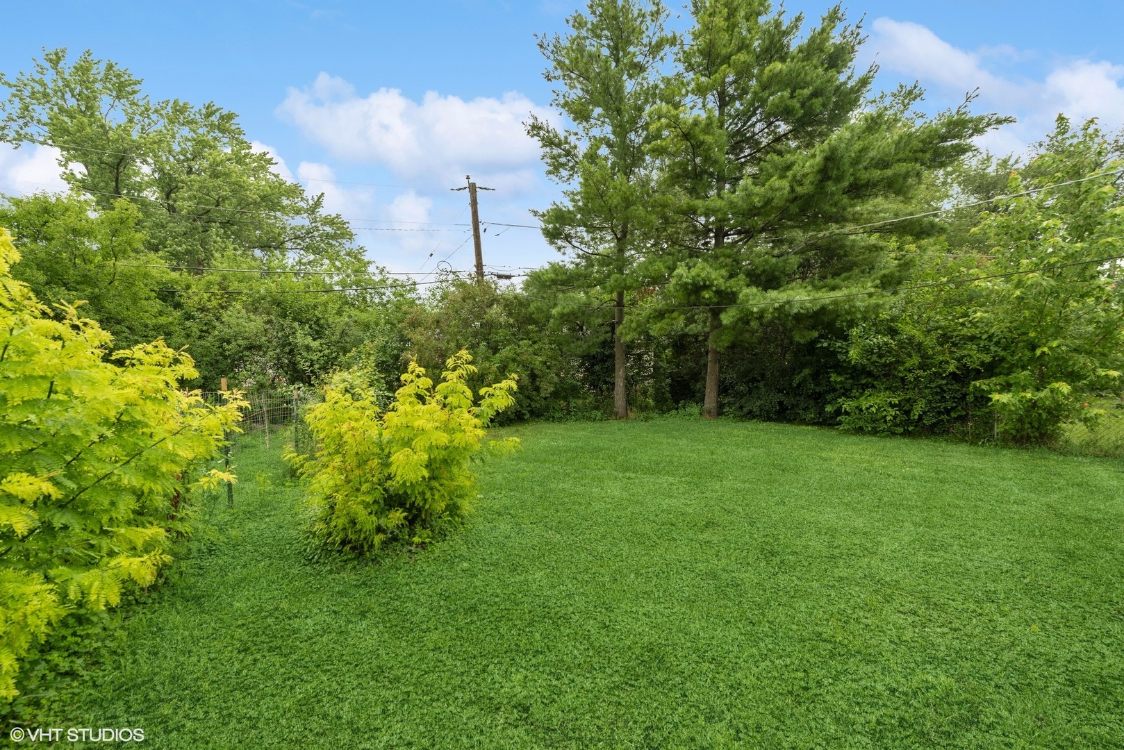 2 Northcrest Road Lake Zurich, IL 60047 - Photo 5 of 30 a view of an outdoor space and a yard