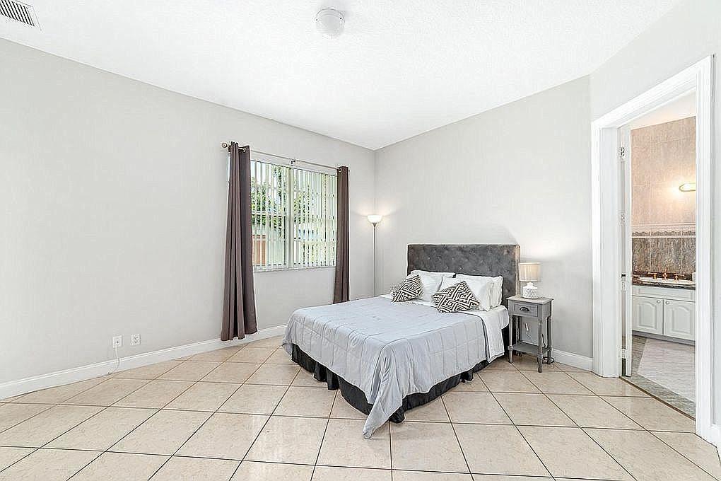 4929 Belvedere Road Haverhill, FL 33415 - Photo 12 of 31 b9a17e83a265955e7a54393deb60f91f-uncropp