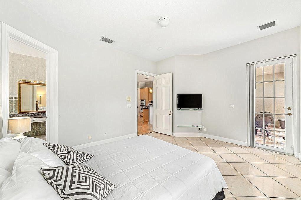 4929 Belvedere Road Haverhill, FL 33415 - Photo 13 of 31 819e79a9d49852fb6f7dc0db94b5c31c-uncropp