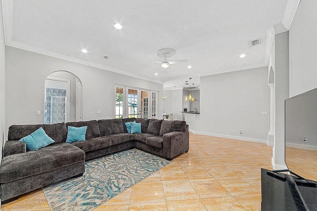 4929 Belvedere Road Haverhill, FL 33415 - Photo 23 of 31 a2f3fe051d4a505b9d37a820bdc3c3b3-uncropp
