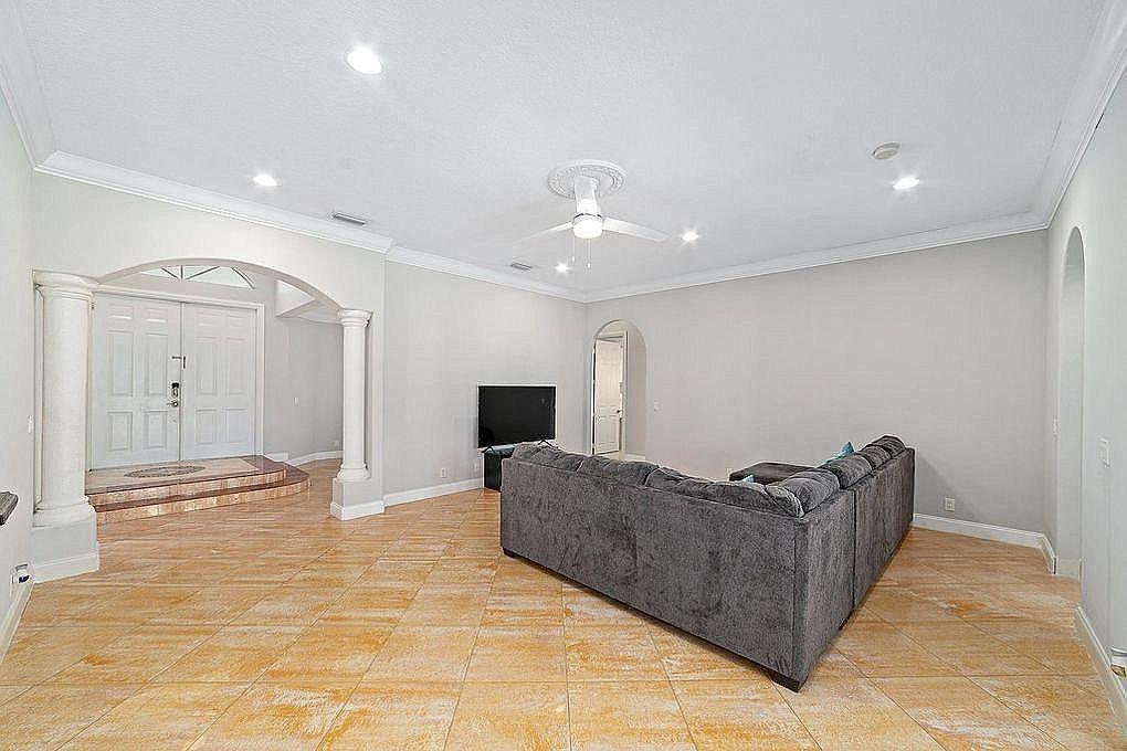 4929 Belvedere Road Haverhill, FL 33415 - Photo 7 of 31 279e4b7a11ec4b96912967b3232741fe-uncropp