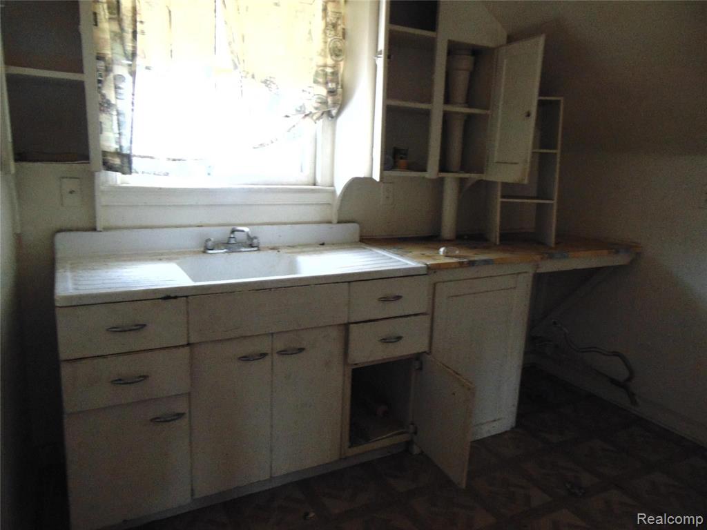 11666 Rutherford Street Detroit, MI 48227 - Photo 5 of 8